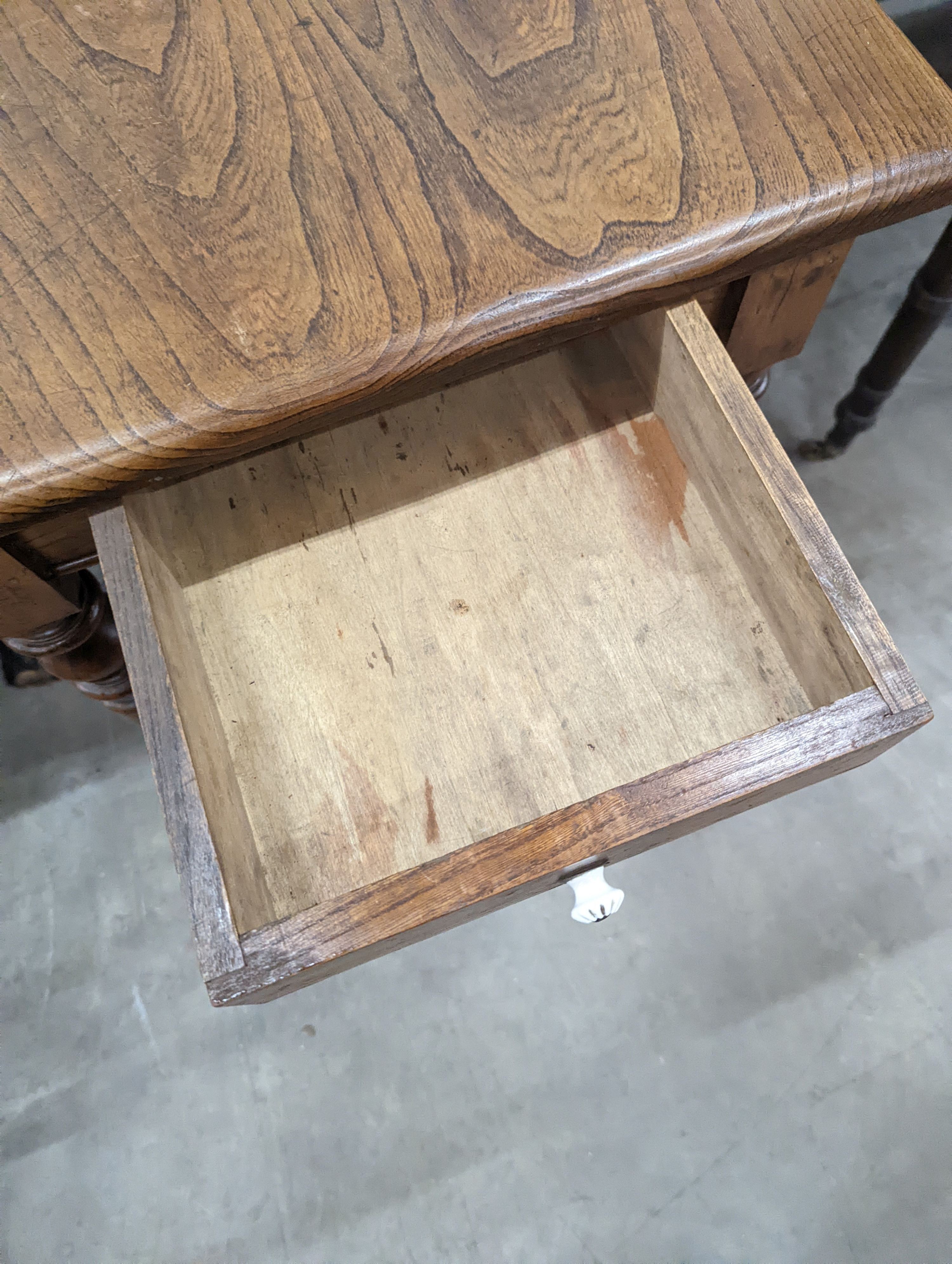 A Victorian rectangular oak table, length 88cm, depth 56cm, height 75cm